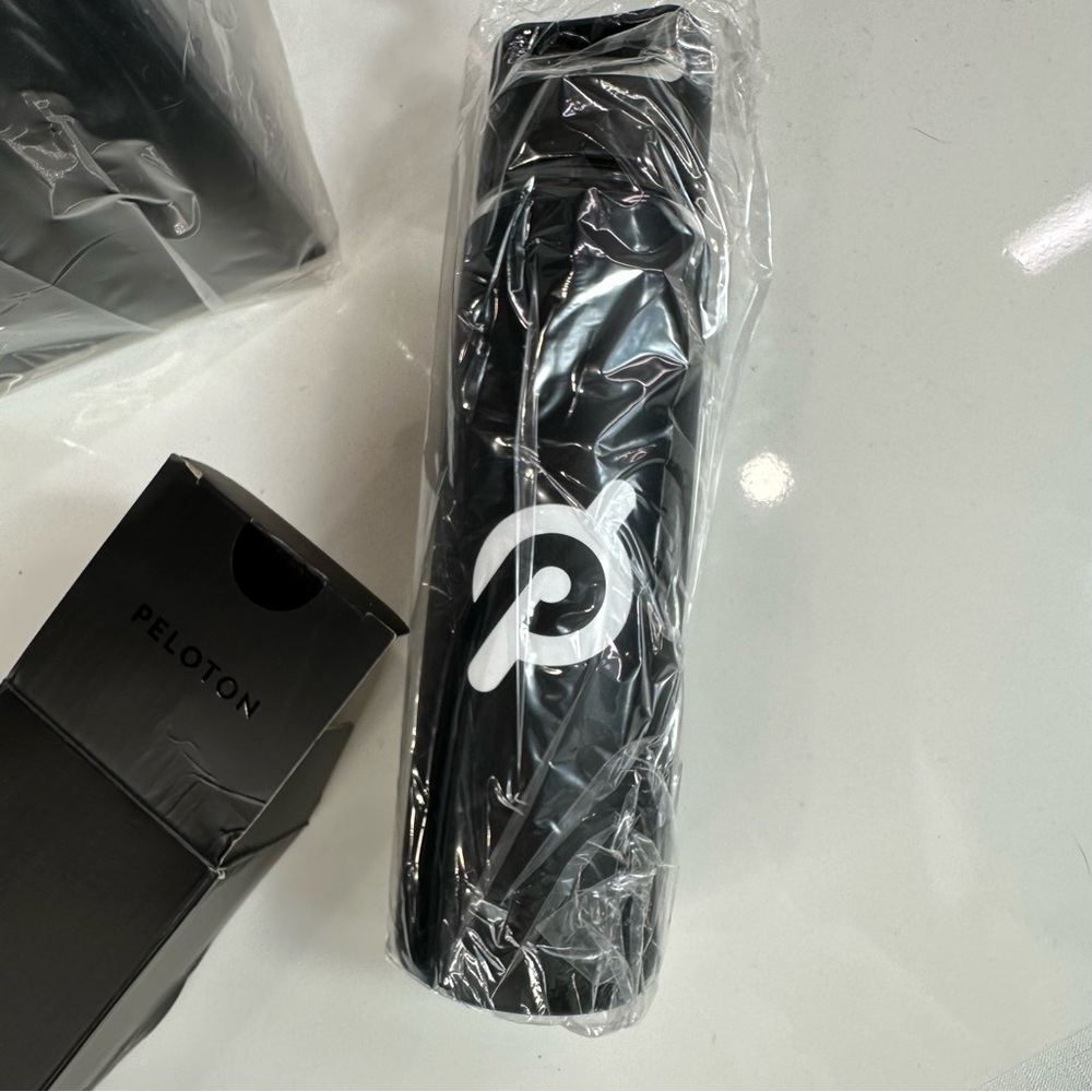 PELOTON water BOTTLE glass BLACK WHITE large mouth opening PELOTON accessories - Picture 8 of 8
